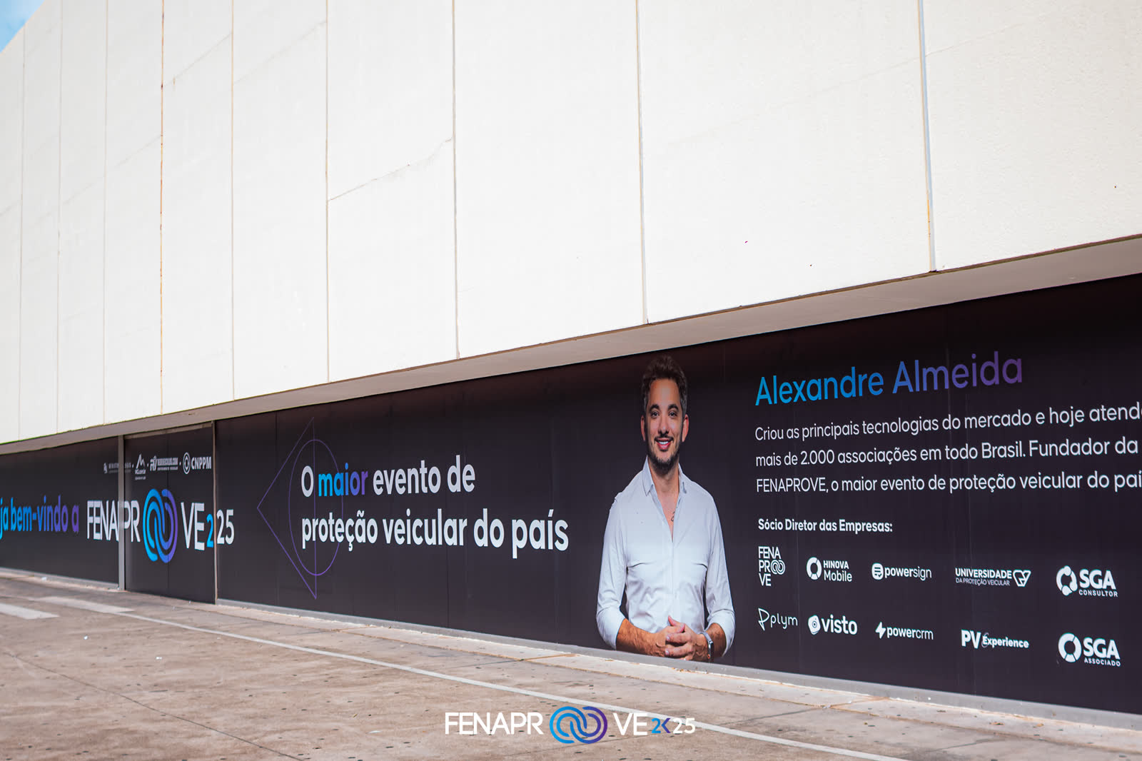 Estrutura do pavilhão da Fenaprove no Expominas